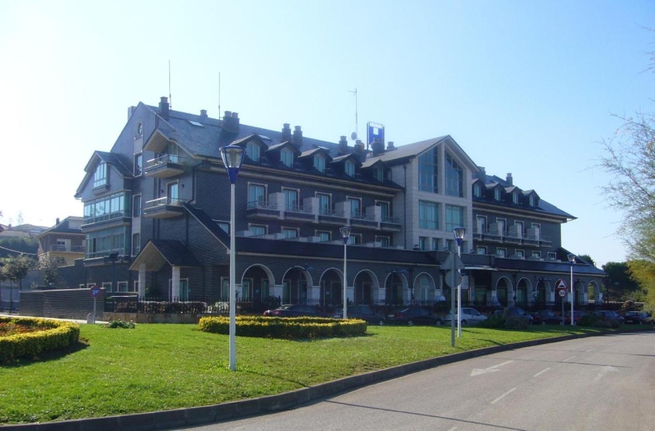 Hotel Milagros Golf Mogro Bagian luar foto