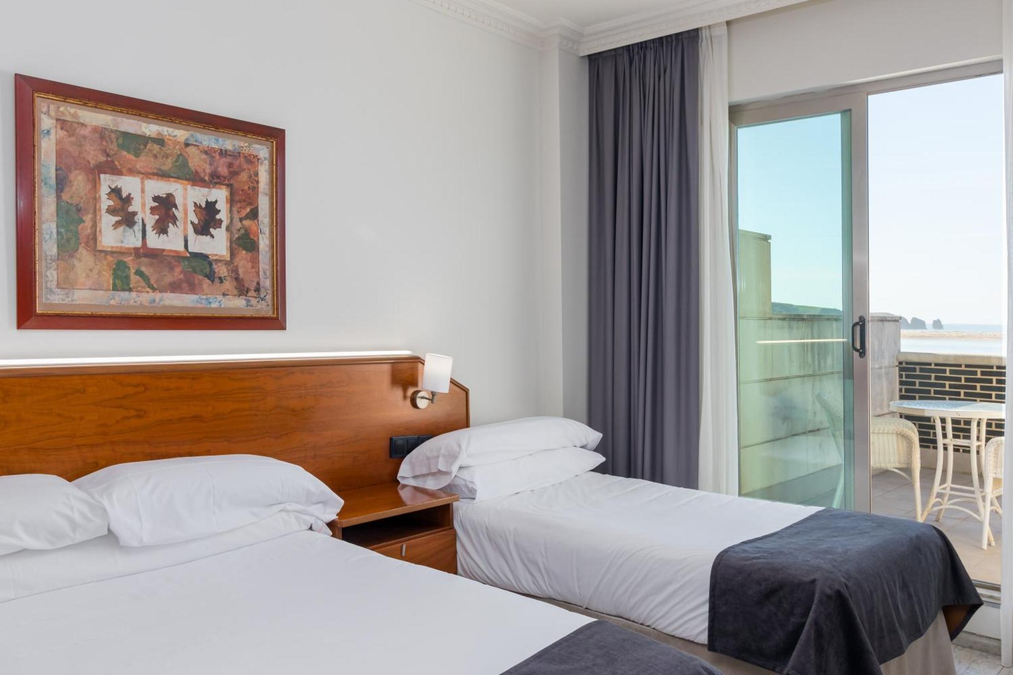 Hotel Milagros Golf Mogro Bagian luar foto