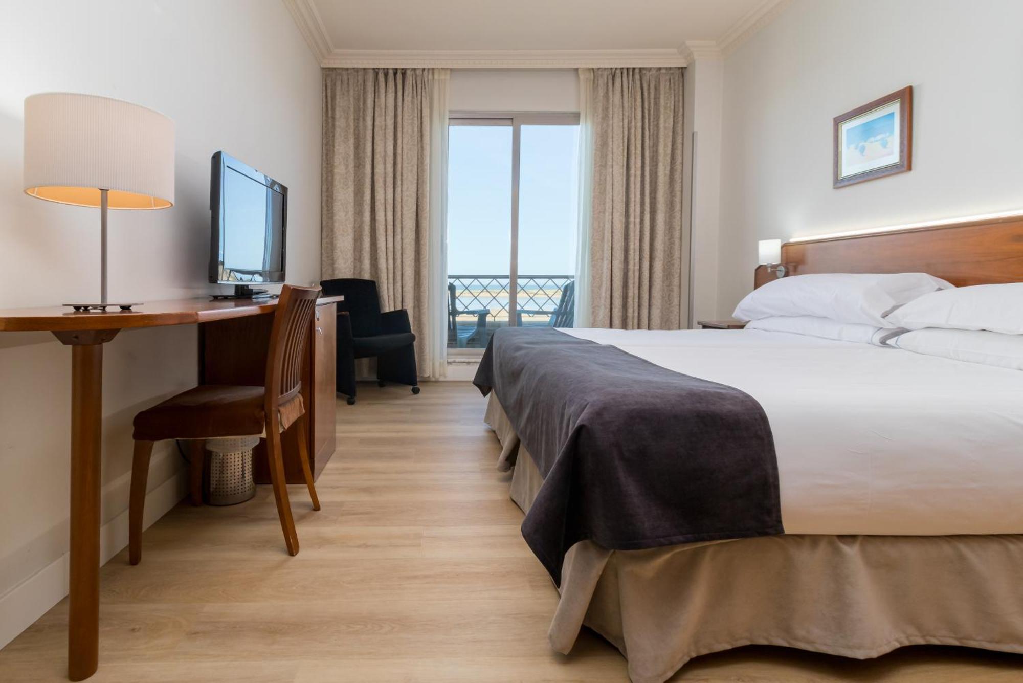 Hotel Milagros Golf Mogro Bagian luar foto