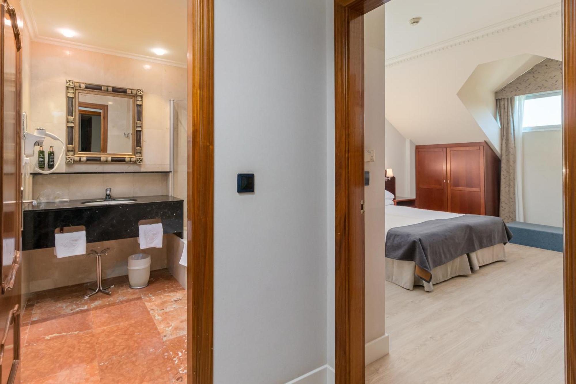 Hotel Milagros Golf Mogro Bagian luar foto
