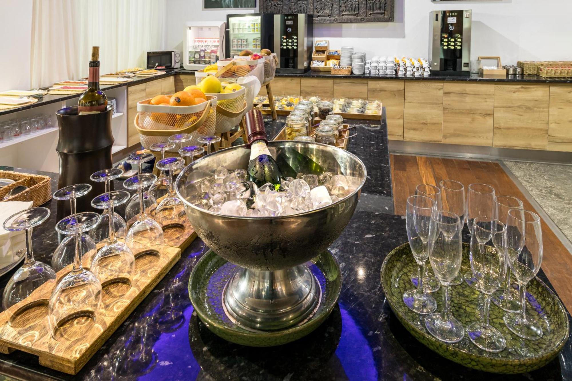 Hotel Milagros Golf Mogro Bagian luar foto
