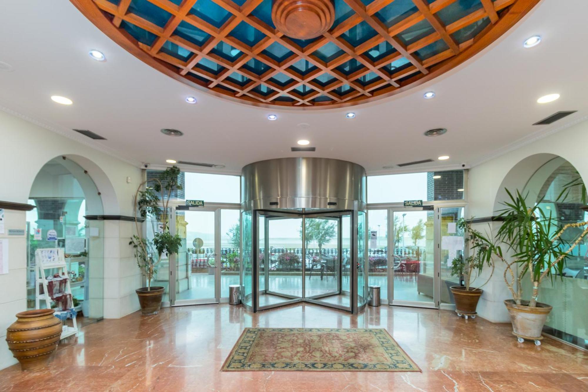 Hotel Milagros Golf Mogro Bagian luar foto