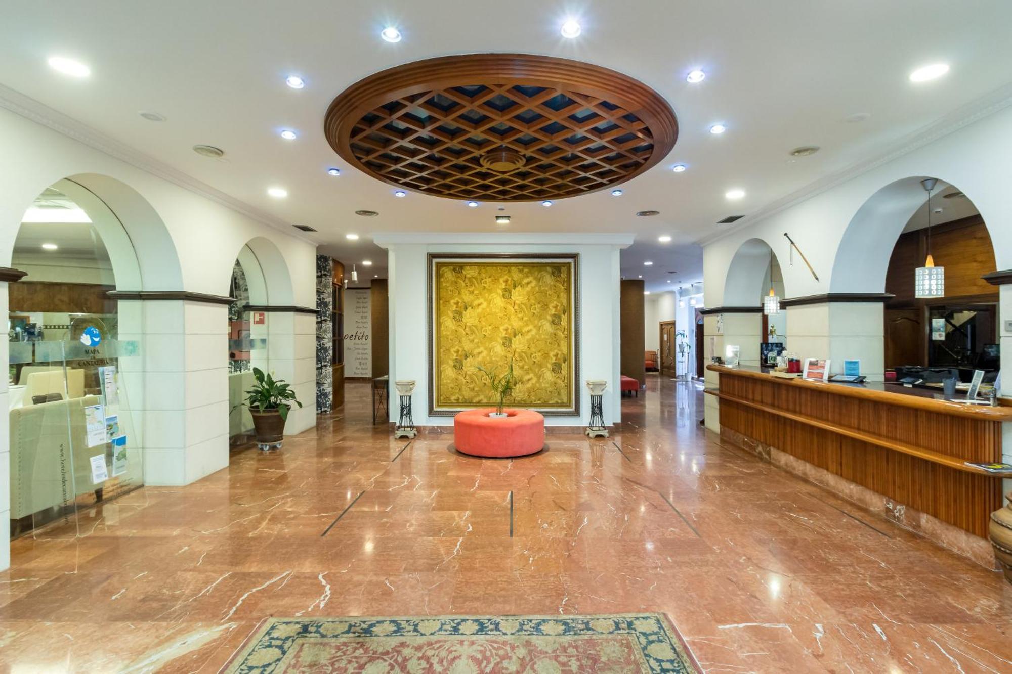 Hotel Milagros Golf Mogro Bagian luar foto